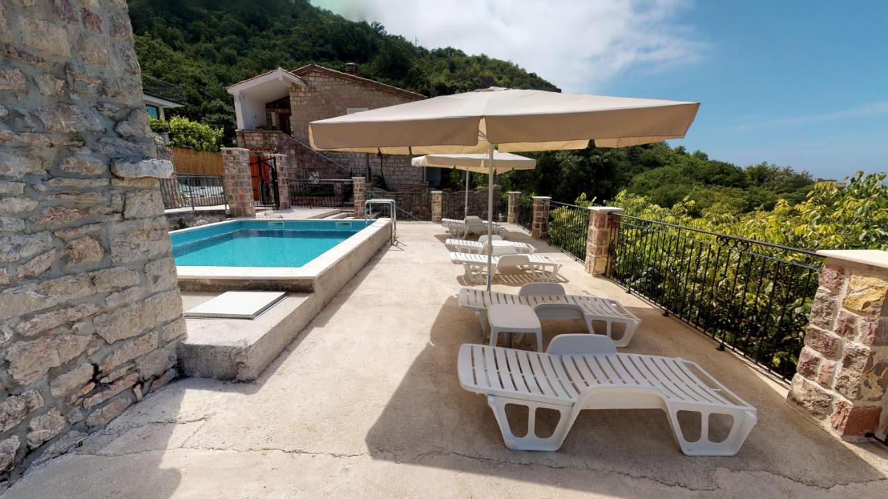 Luka Villa Bečići Luaran gambar