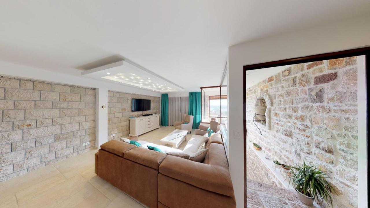 Luka Villa Bečići Luaran gambar