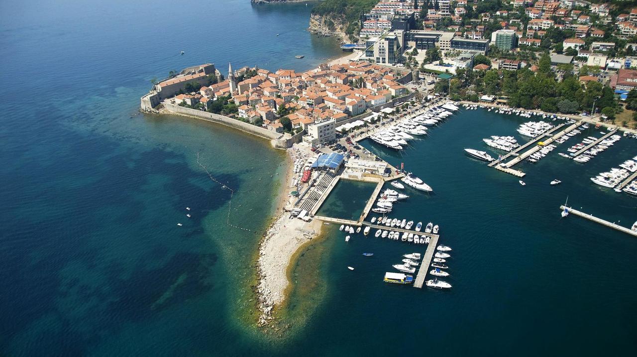 Luka Villa Bečići Luaran gambar