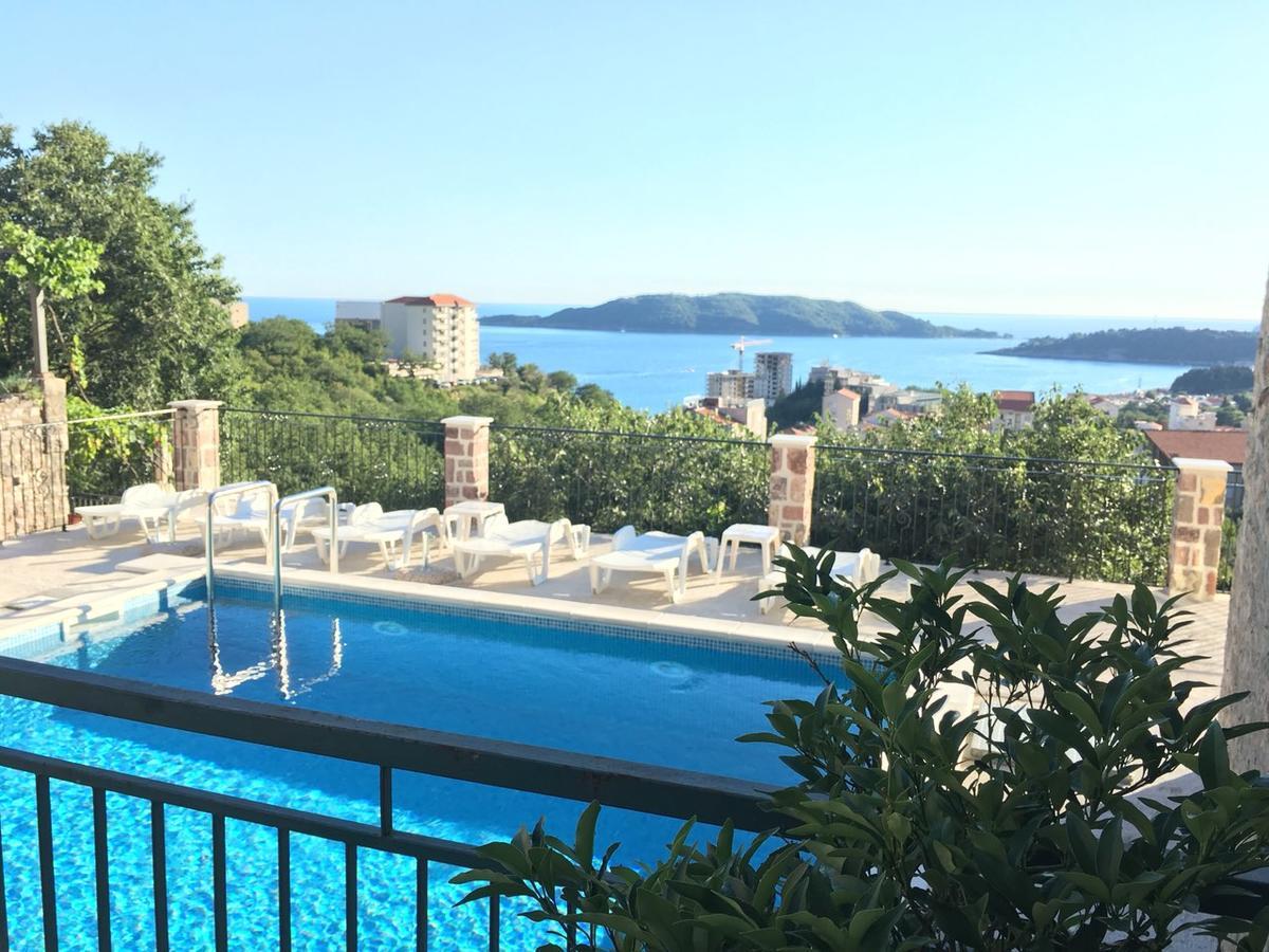 Luka Villa Bečići Luaran gambar