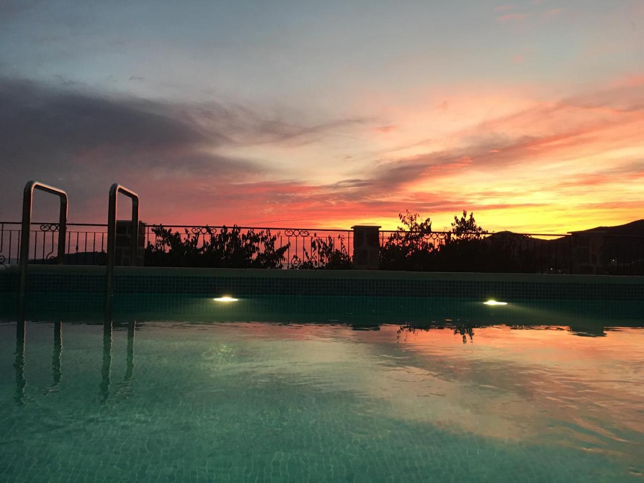 Luka Villa Bečići Luaran gambar