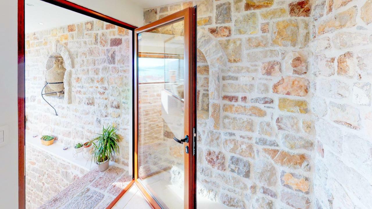 Luka Villa Bečići Luaran gambar