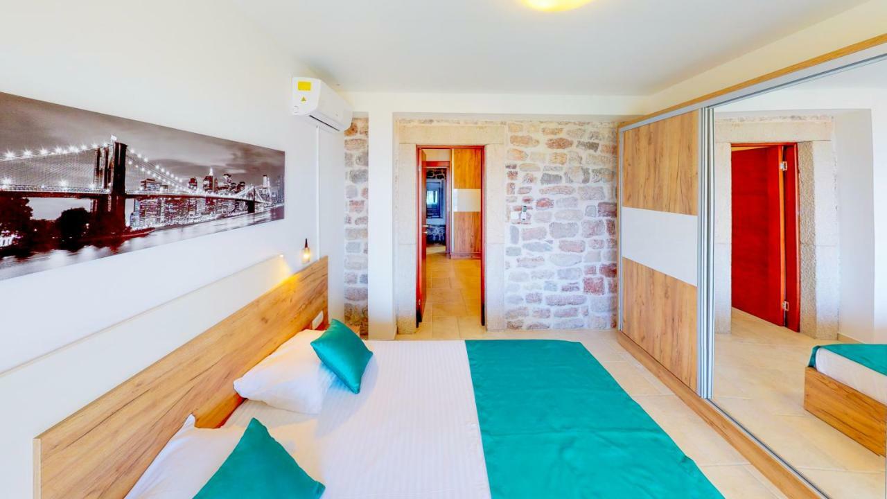 Luka Villa Bečići Luaran gambar