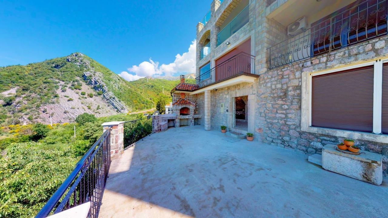Luka Villa Bečići Luaran gambar
